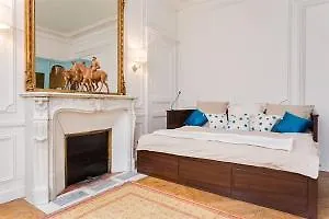 Avenue De Breteuil Hotel *